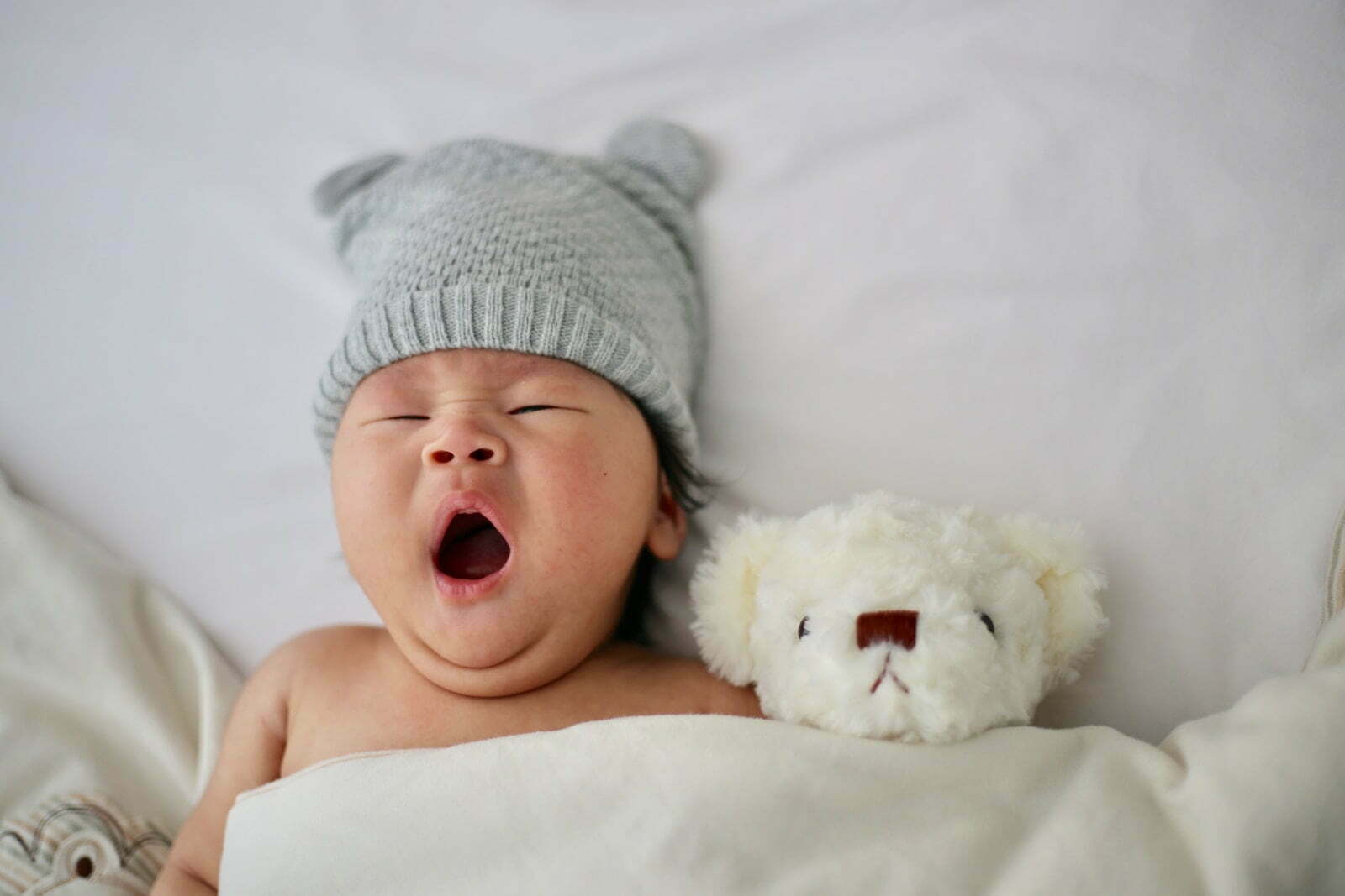 babys gray knit hat