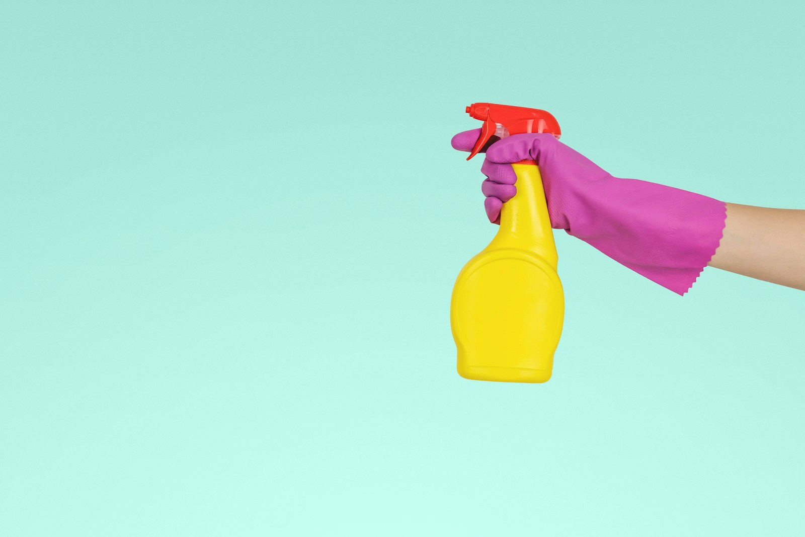 6 combinações de produtos de limpeza que podem causar riscos à saúde